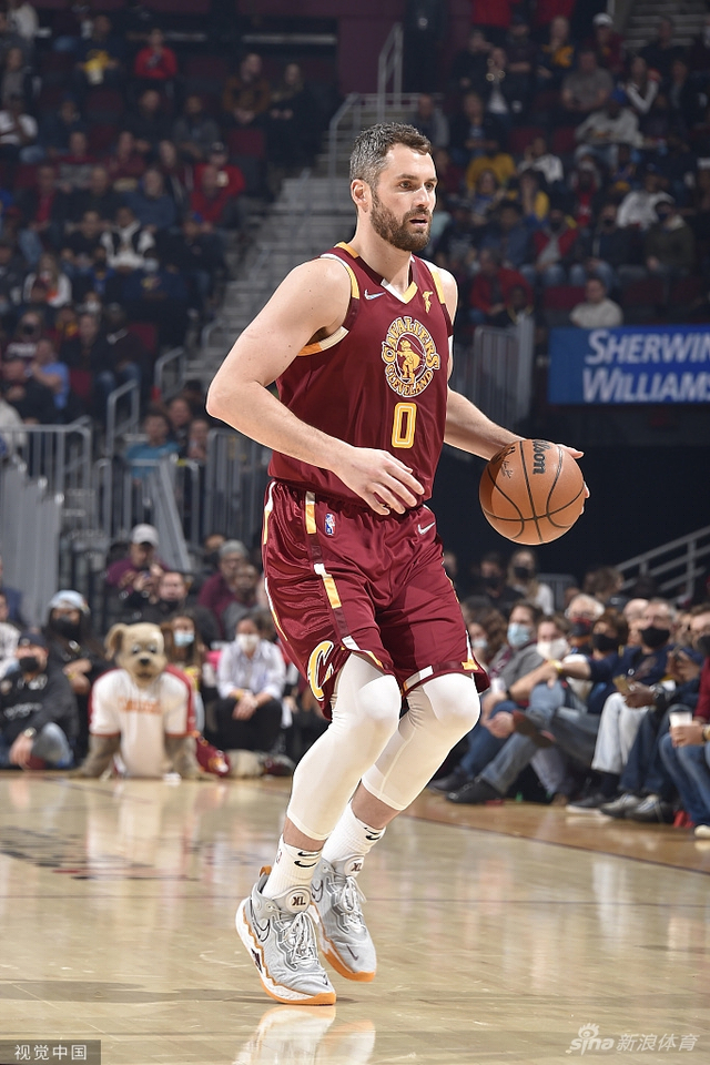 把镜头拉远 把镜头拉远